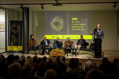 Henrique Oliveira, Pedro Guerreiro, José Júlio Alferes, Madalena Quirino, José Legatheaux Martins, João Leite.Apresentação do Livro de celebração dos 50 Anos da Licenciatura de Engenharia Informática