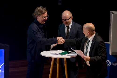 Assinatura de protocolo entre a NOVA e a TAP Air Portugal