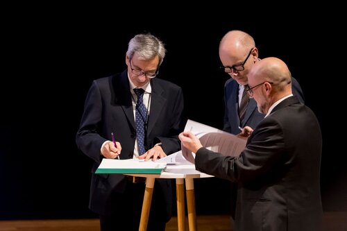Assinatura de protocolo entre a Universidade NOVA de Lisboa e a INDRA