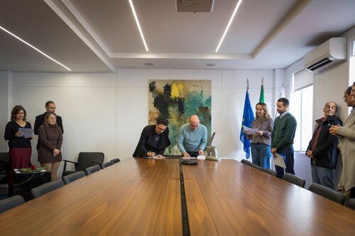 Assinatura de Contratos