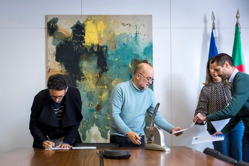 Assinatura de Contratos