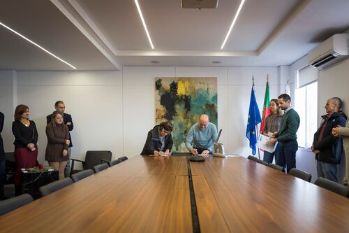 Assinatura de Contratos