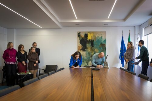 Assinatura de Contratos