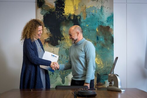 Assinatura de Contratos