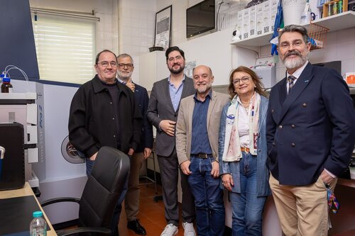 João Carlos Lima, José Luís Capelo, Hugo M. Santos, Ana Aguiar Ricardo, Carlos Lodero Y Espiño. Equipamento científico timsTOF Pro 2. Laboratório Isabel Moura