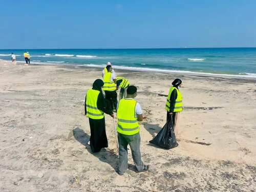 The BMA & BMFU Earth Day Beach Clean-Up Event was a powerful demonstration of community action and environmental leadership along Berbera’s coastline.

Organized by the Berbera Municipality Authority (BMA) in collaboration with the Berbera Marine and Fisheries University (BMFU), the event brought together students, local residents, environmental stakeholders, and government representatives to mark Earth Day with real impact.

During the clean-up, participants collected a total of 2,611 kilograms of waste, with approximately 90% consisting of PET bottle plastics—highlighting the growing challenge of single-use plastic pollution in coastal areas. The remaining waste included cardboard, damaged fishing nets, worn-out slippers, tents, and takeaway food containers, all of which pose serious threats to marine life and the coastal environment.

The initiative not only restored the natural beauty of Berbera’s beaches but also raised awareness about responsible waste management, recycling, and the urgent need to reduce plastic usage. It served as a practical learning experience, especially for youth, emphasizing their role in environmental conservation and sustainable development.

This successful collaboration between BMA and BMFU reflects a strong and growing commitment to protecting Berbera’s marine ecosystem and positioning the city as a leading example of coastal environmental stewardship in the region.