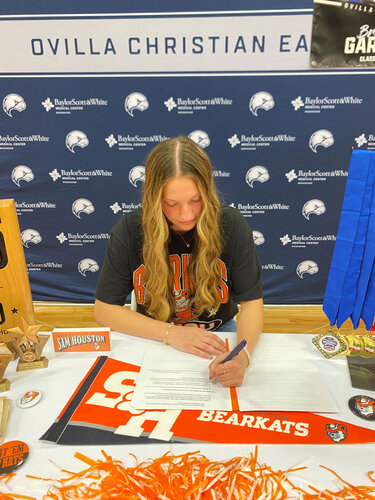Brenlin Garlitz signs to play volleyball at Sam Houston State University