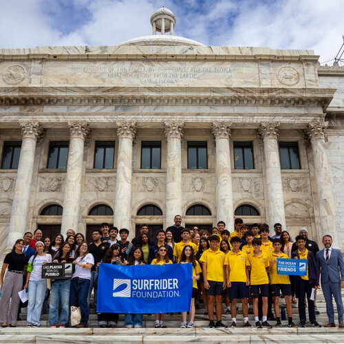 Surfrider Puerto Rico led local students, community leaders, and environmental organizations at Puerto Rico Coastal Recreation Hill Day to advocate for the protection of Bahia de Aguadilla and coastal ecosystems across Puerto Rico. Together, they met with legislators to support protections for coral reefs, mangroves, and other coastal habitats.
We’re grateful to stand alongside our student clubs, the Coalition for the Restoration of Santurcean Ecosystems (CRES), and the dedicated volunteer leaders working to protect our coasts for future generations.