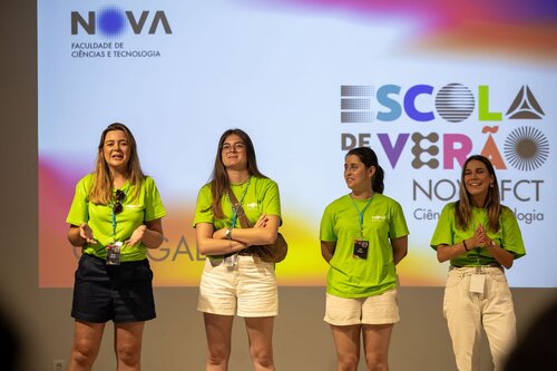 Marta Gomes, Margarida Conde, Inês Silvério, Sara Costa. Sessão de boas-vindas