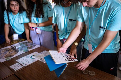 Solo: a base da vida na Terra,. Vanessa Correia. Ciências e Engenharia do Ambiente. DCEA