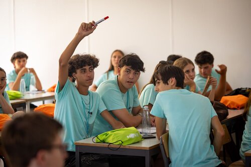 Jogos típicos das festividades da teoria dos grafos. Rúben Palma. Departamento de Matemática. DM