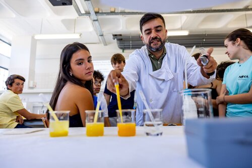 Descobrindo os açúcares dos frutos. Lab 235D Laboratório Tecnologias Agroindustriais. Vitor Souza. Departamento de Ciência da Terra, DCT