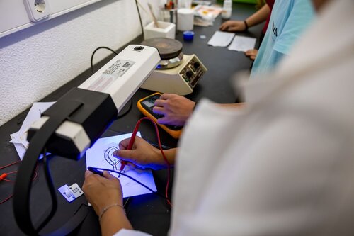 O Poder do Invisível: Cria um Detetor de UV usando Papel, lápis e  nanomateriais. Departamento de Ciências dos Materiais, DCM