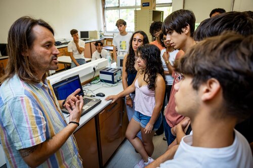 Física Nuclear: Diálogo com o Invisível. Jorge Machado, Departamento de Física. DF