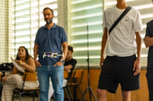 Drones. Departamento de Engenharia Eletrotécnica e de Computadores, DEEC