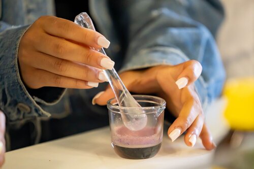 Missão Bioquímica: Descobre o Mecanismo da Enzima e a Cura nas Algas. Departamento de Química, DQ