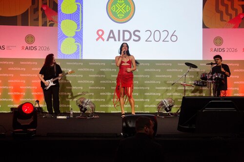 AIDS 2026, the 26th International AIDS Conference. Rio de Janeiro, Brazil.
Monday, 27 July 2026

OP01. Opening Session
In the photo: Jaloo and band

©️ Andréa Testoni / IAS