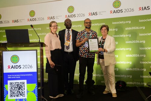 AIDS 2026, the 26th International AIDS Conference. Rio de Janeiro, Brazil.
Tuesday, 28 July 2026

OAC02. Implementation Science Research Prize in HIV Prevention in oral abstract session "From insecurity to inequity: Examining structural drivers of HIV outcomes"
In the photo: Kenneth Ngure, Adriano Queiroz da Silva, Maria Cristina Abbate

©️ Andréa Testoni / IAS