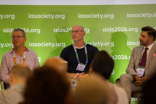 AIDS 2026, the 26th International AIDS Conference. Rio de Janeiro, Brazil.
Tuesday, 28 July 2026

SY04. Gareth Thomas' introductory remarks in symposium, "Moving away from stigma"
In the photo: Gareth Thomas

©️ Andréa Testoni / IAS