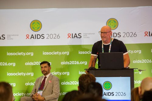 AIDS 2026, the 26th International AIDS Conference. Rio de Janeiro, Brazil.
Tuesday, 28 July 2026

SY04. Gareth Thomas' introductory remarks in symposium, "Moving away from stigma"
In the photo: Gareth Thomas

©️ Andréa Testoni / IAS