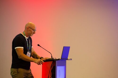 AIDS 2026, the 26th International AIDS Conference. Rio de Janeiro, Brazil.
Tuesday, 28 July 2026

SY04. Gareth Thomas' introductory remarks in symposium, "Moving away from stigma"
In the photo: Gareth Thomas

©️ Andréa Testoni / IAS