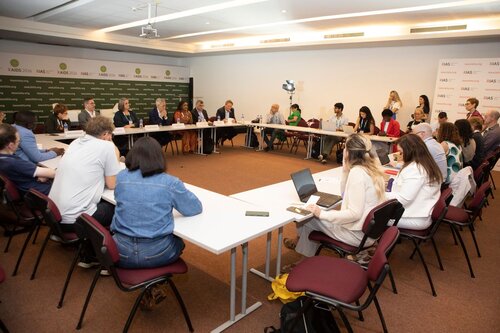 AIDS 2026, the 26th International AIDS Conference. Rio de Janeiro, Brazil.
Tuesday, 28 July 2026.

MR01. Media roundtable – Long-acting HIV prevention: The science, rollout and what is next.

© Felipe Varanda / IAS