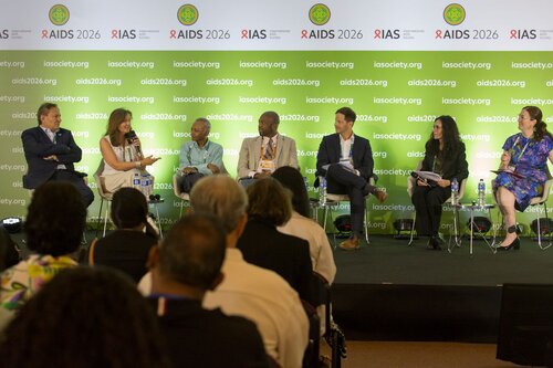 AIDS 2026, the 26th International AIDS Conference. Rio de Janeiro, Brazil.
Tuesday, 28 July 2026

SY06. No retreat, no surrender: The future of philanthropy in HIV.
In the photo: Philippe Duneton, Anne Aslett, Yogan Pillay, LaRon Nelson, Richard Borain, Kahn Tamar, Krista Lauer.

©️ Andréa Testoni / IAS