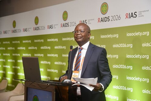 AIDS 2026, the 26th International AIDS Conference. Rio de Janeiro, Brazil.
Tuesday, 28 July 2026.

SAT26. Bridging the implementation gap: Practical insights to strengthen HIV prevention access for key populations.
In the photos: Kenneth Ngure.

© Márcia Moreira / IAS.