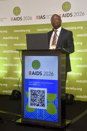 AIDS 2026, the 26th International AIDS Conference. Rio de Janeiro, Brazil.
Tuesday, 28 July 2026.

SAT26. Bridging the implementation gap: Practical insights to strengthen HIV prevention access for key populations.
In the photos: Kenneth Ngure.

© Márcia Moreira / IAS.