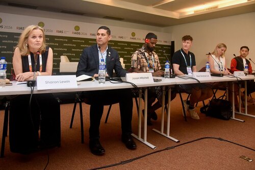 AIDS 2026, the 26th International AIDS Conference. Rio de Janeiro, Brazil.
Wednesday, 29 July 2026.

MR03. Media roundtable – Fiji: Responding to the fastest-growing epidemic in the world.
In the photos: The table.

© Márcia Moreira / IAS.