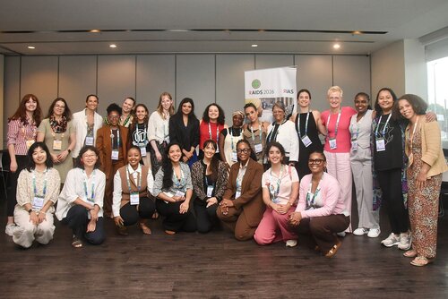 AIDS 2026, the 26th International AIDS Conference. Rio de Janeiro, Brazil.
Wednesday, 29 July 2026.

SMWIS. Let her wise: Speed mentoring for young women in science.
In the photos: Mentors and mentees interacting.

© Márcia Moreira / IAS.
