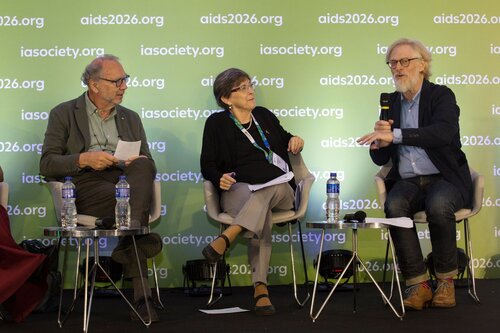 AIDS 2026, the 26th International AIDS Conference. Rio de Janeiro, Brazil.
Wednesday, 29 July 2026

SY10. Leadership at the tipping point: Protesting the gains and advancing progress in a new era of the HIV response.
In the photo: Nomonde Ngema, Peter Piot, Mariangela Simão, Mitchell Warren.

©️ Andréa Testoni / IAS