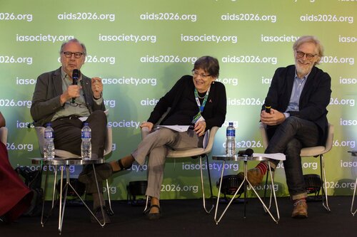 AIDS 2026, the 26th International AIDS Conference. Rio de Janeiro, Brazil.
Wednesday, 29 July 2026

SY10. Leadership at the tipping point: Protesting the gains and advancing progress in a new era of the HIV response.
In the photo: Peter Piot, Mariangela Simão, Mitchell Warren.

©️ Andréa Testoni / IAS