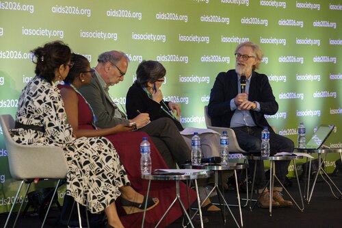 AIDS 2026, the 26th International AIDS Conference. Rio de Janeiro, Brazil.
Wednesday, 29 July 2026

SY10. Leadership at the tipping point: Protesting the gains and advancing progress in a new era of the HIV response.
In the photo: Nomonde Ngema, Peter Piot, Mariangela Simão, Mitchell Warren.

©️ Andréa Testoni / IAS