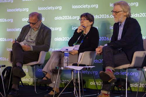 AIDS 2026, the 26th International AIDS Conference. Rio de Janeiro, Brazil.
Wednesday, 29 July 2026

SY10. Leadership at the tipping point: Protesting the gains and advancing progress in a new era of the HIV response.
In the photo: Peter Piot, Mariangela Simão, Mitchell Warren.

©️ Andréa Testoni / IAS