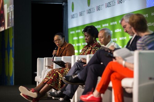 AIDS 2026, the 26th International AIDS Conference. Rio de Janeiro, Brazil.
Wednesday, 29 July 2026

SS01. After the emergency: Rebuiding sustainable access to HIV treatment and prevention.
In this photo: Nonhlanhla Ignata Ndlovu, Olayide Akanni, Yogan Pillay, Javier Padilla Bernaldez, Nora Bar.

©️ Andréa Testoni / IAS