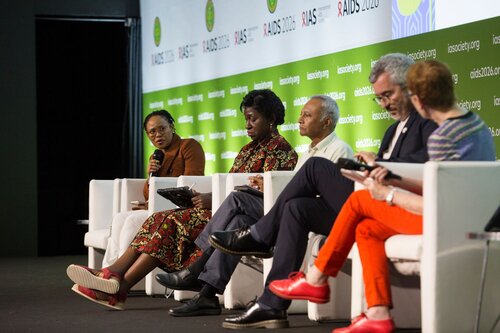 AIDS 2026, the 26th International AIDS Conference. Rio de Janeiro, Brazil.
Wednesday, 29 July 2026

SS01. After the emergency: Rebuiding sustainable access to HIV treatment and prevention.
In this photo: Nonhlanhla Ignata Ndlovu, Olayide Akanni, Yogan Pillay, Javier Padilla Bernaldez, Nora Bar.

©️ Andréa Testoni / IAS