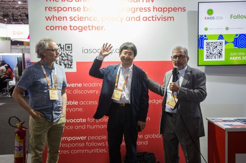 AIDS 2026, the 26th International AIDS Conference. Rio de Janeiro, Brazil.
Wednesday, 29 July 2026

MGAP. Gathering for IAS membersfrom Asia and the Pacific Islands.
In the photo: Andrew Grulich, Tetsuro Matano, Ishwar Gilada.

©️ Andréa Testoni / IAS