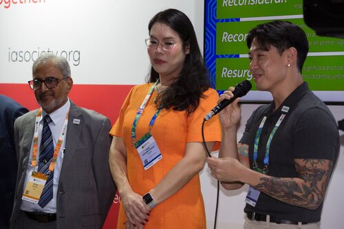 AIDS 2026, the 26th International AIDS Conference. Rio de Janeiro, Brazil.
Wednesday, 29 July 2026

MGAP. Gathering for IAS membersfrom Asia and the Pacific Islands.
In the photo: Ishwar Gilada, Rena Janamnuiasook, Rayner Kay Jin Tan.

©️ Andréa Testoni / IAS.