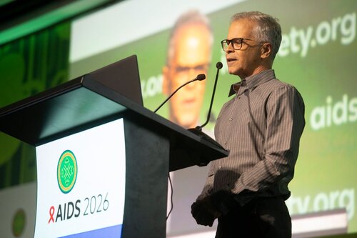 AIDS 2026, the 26th International AIDS Conference. Rio de Janeiro, Brazil.
Friday, 31 July 2026.

PL05. Rapporteur report-back session.
In the photo:Carlos Brites, Federal University of Bahia, Brazil.