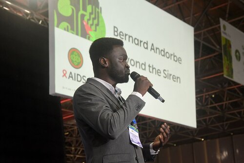 AIDS 2026, the 26th International AIDS Conference. Rio de Janeiro, Brazil.

GVMS17. Pitch Perfect: Young Leaders take the mic.
In the photo: Team pitching.

© Márcia Moreira / IAS.