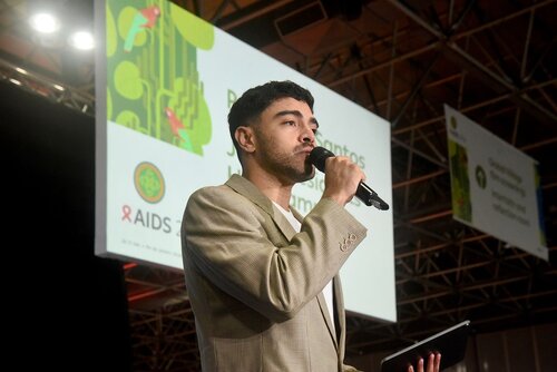 AIDS 2026, the 26th International AIDS Conference. Rio de Janeiro, Brazil.

GVMS17. Pitch Perfect: Young Leaders take the mic.
In the photo: Team pitching.

© Márcia Moreira / IAS.