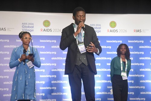 AIDS 2026, the 26th International AIDS Conference. Rio de Janeiro, Brazil.

GVMS17. Pitch Perfect: Young Leaders take the mic.
In the photo: Team pitching.

© Márcia Moreira / IAS.