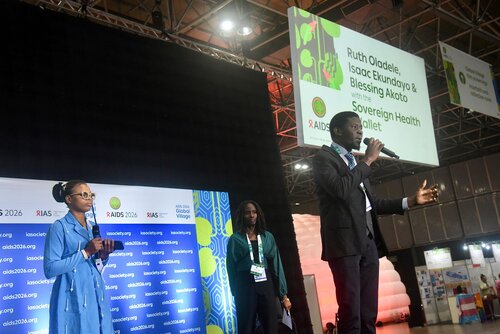 AIDS 2026, the 26th International AIDS Conference. Rio de Janeiro, Brazil.

GVMS17. Pitch Perfect: Young Leaders take the mic.
In the photo: Team pitching.

© Márcia Moreira / IAS.