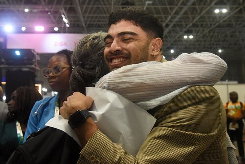 AIDS 2026, the 26th International AIDS Conference. Rio de Janeiro, Brazil.

GVMS17. Pitch Perfect: Young Leaders take the mic.
In the photo: Announcement of the winner.

© Márcia Moreira / IAS.