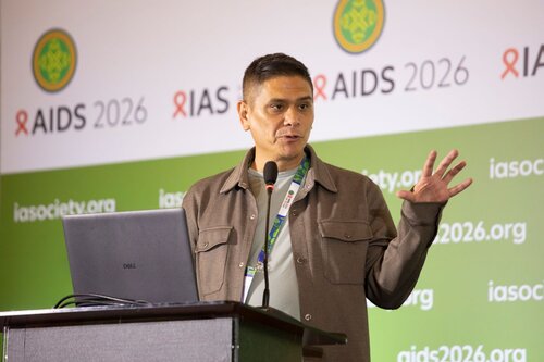 AIDS 2026, the 26th International AIDS Conference. Rio de Janeiro, Brazil.
Monday, 27 July 2026.

SAT15. Barriers and facilitators of person-centred care for key and vulnerable populations.
In the Photo: Andrew R. Spieldenner

© Felipe Varanda / IAS