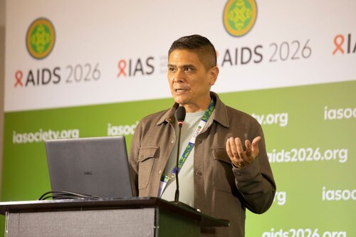 AIDS 2026, the 26th International AIDS Conference. Rio de Janeiro, Brazil.
Monday, 27 July 2026.

SAT15. Barriers and facilitators of person-centred care for key and vulnerable populations.
In the Photo: Andrew R. Spieldenner

© Felipe Varanda / IAS