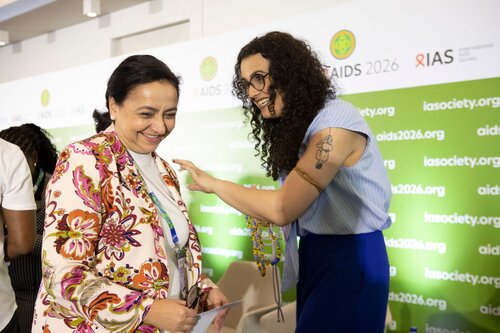 AIDS 2026, the 26th International AIDS Conference. Rio de Janeiro, Brazil.
Monday, 27 July 2026.

SAT15. Barriers and facilitators of person-centred care for key and vulnerable populations.
In the photo: Tereza Kasaeva with Mariana Felipe Medeiros

© Felipe Varanda / IAS
