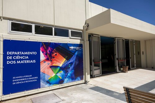 Edifício II, entrada. Departamento de Ciência dos Materiais