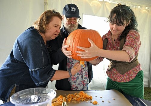 Fall Weekend, Summer Science Research posters, Shain Library Research Prize, Pumpkin carving, Ultimate Frisbee Family Fun Friday, Food Trucks, Lawn Games Friday, October 9, 2026. (Connecticut College photos by Sean D. Elliot)